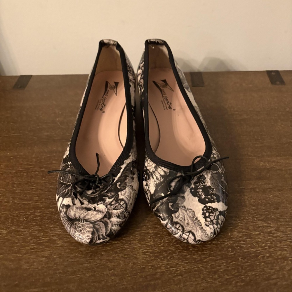 Floral Ballet Flats in Black & White - Women - Picture 3 of 9